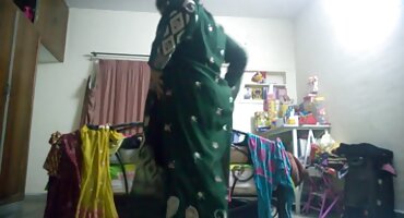 sex emily Một người đàn ông phim séc fucks một cô gái tốt.